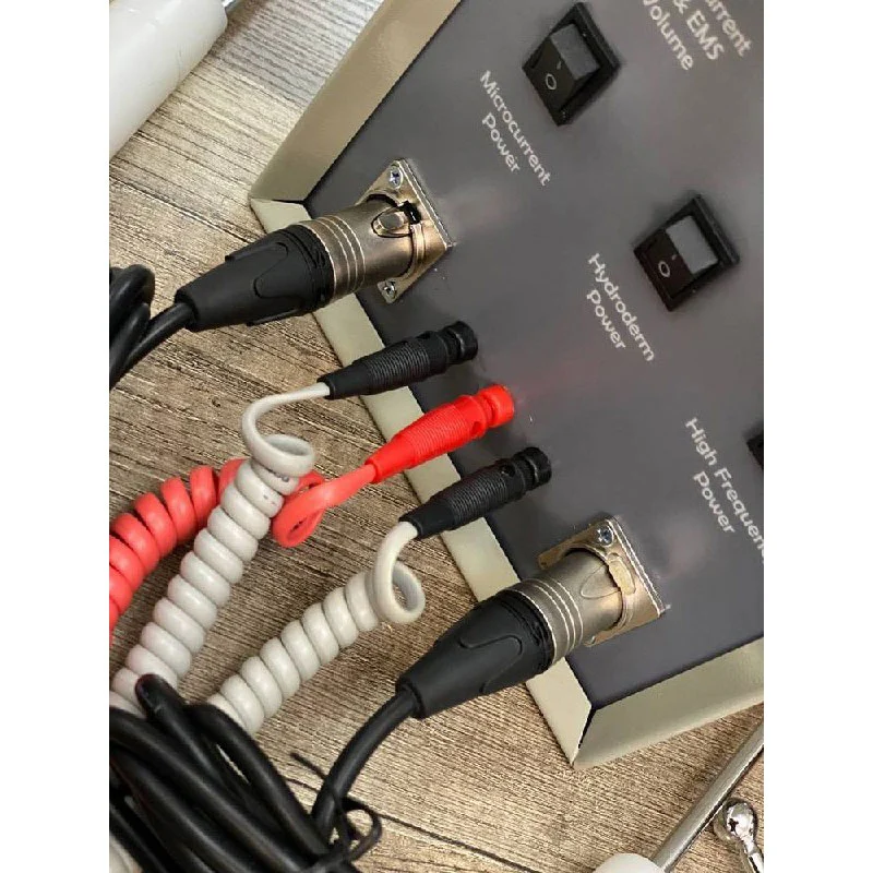 دستگاه هیدرودرم میکروکارنت دار گرند دیوایس مدل GD-M6 دستگاه هیدرودرم میکروکارنت دار گرند دیوایس مدل GD-M6